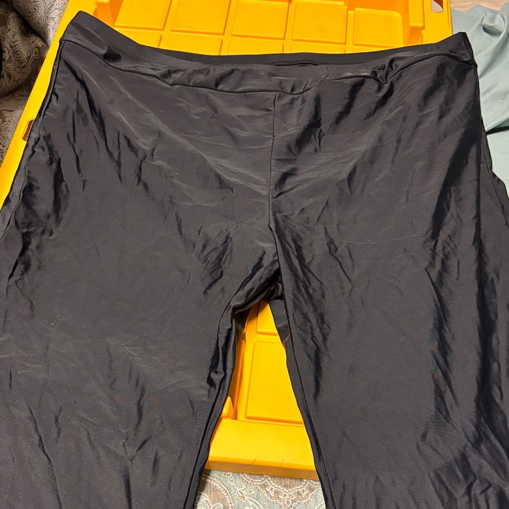 NWT Black Holipick activewear Pants
